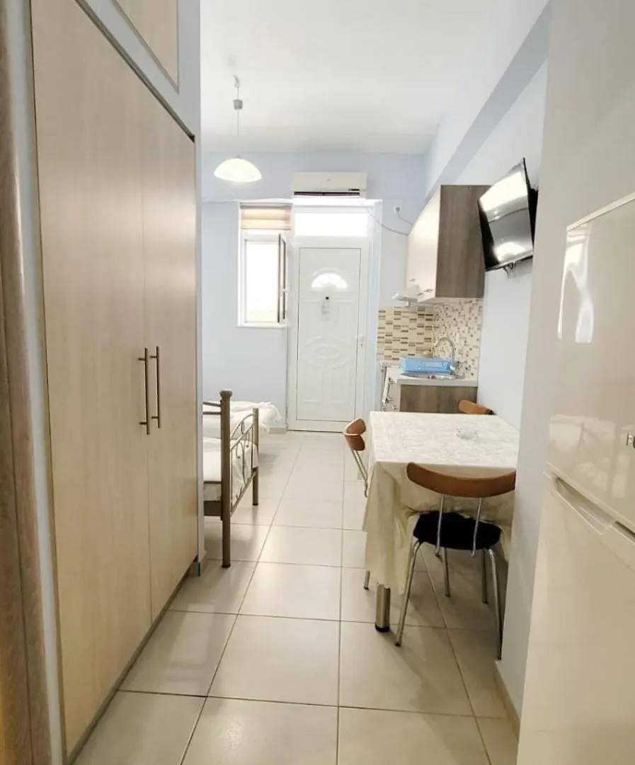 Studio Beleri Himare 0*,  Albania